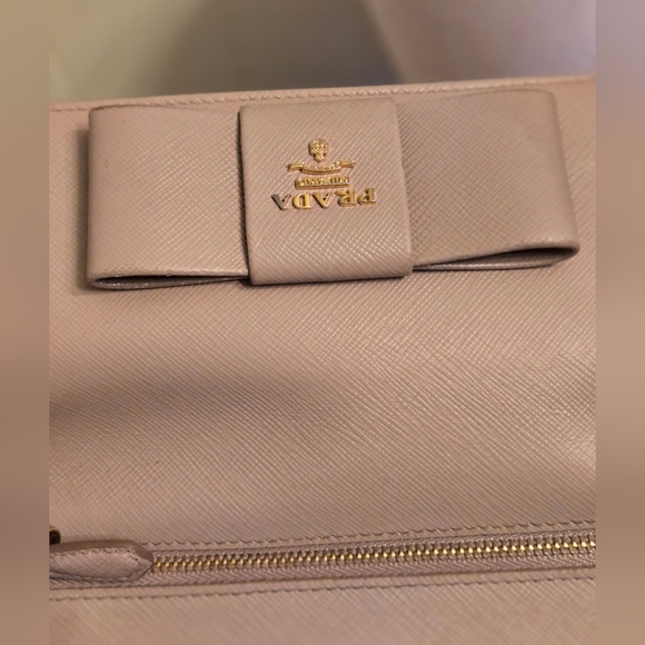 Authentic Neutrals Saffiano Cuir Leather Continental Wallet. - Picture 14 of 16